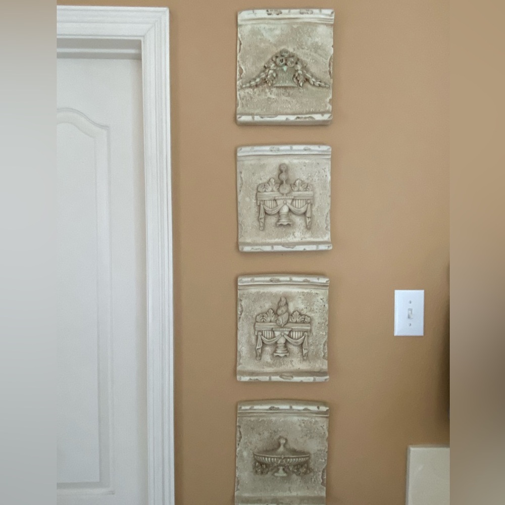 Set of 4 Bombay & Co. Resin Wall Plaques